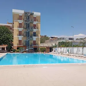 https://hotel-dei-pini-porto-empedocle.sicilyhotelsitaly.net