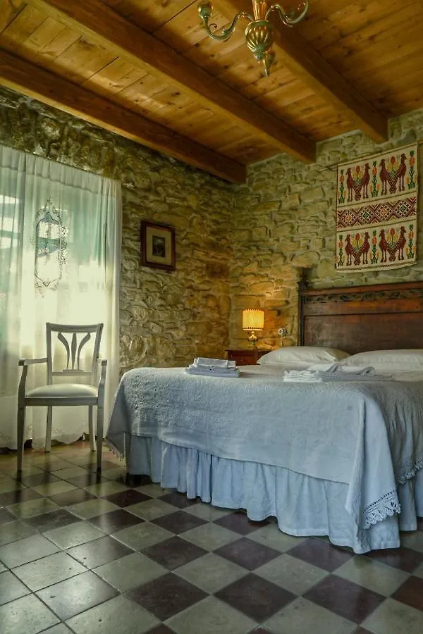 Cortis Antigas Bed & Breakfast Gesturi