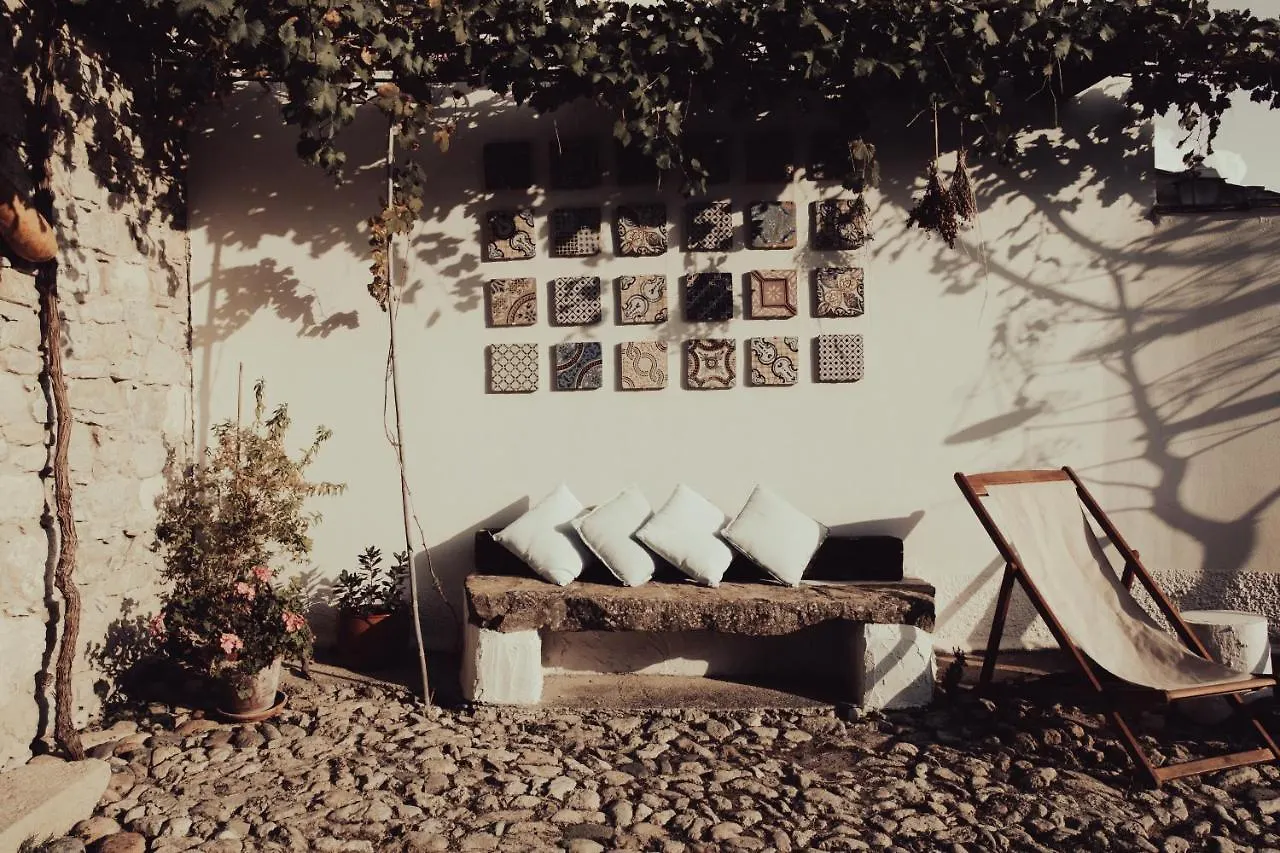Cortis Antigas Bed & Breakfast Gesturi