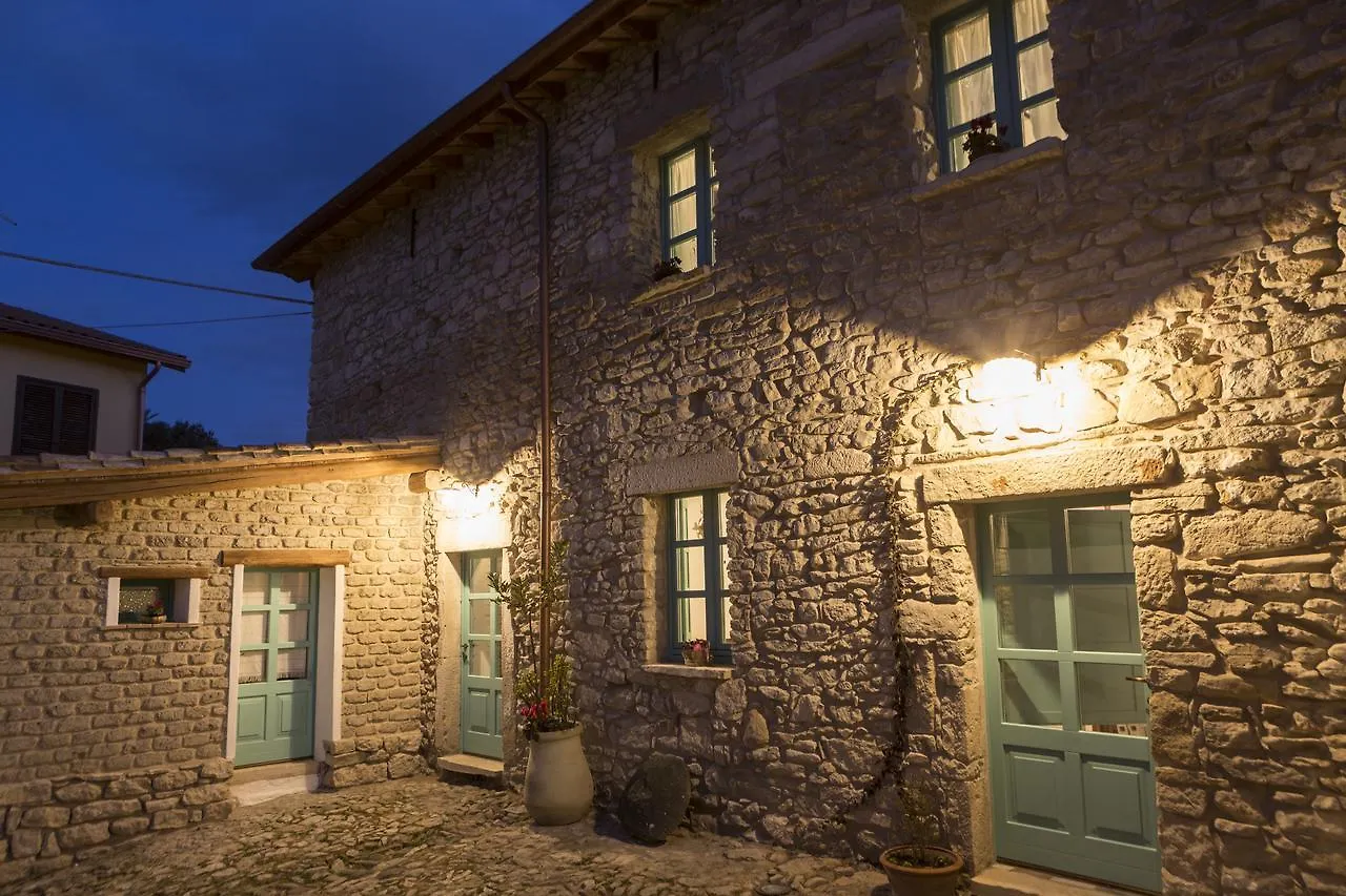 Cortis Antigas Bed & Breakfast Gesturi