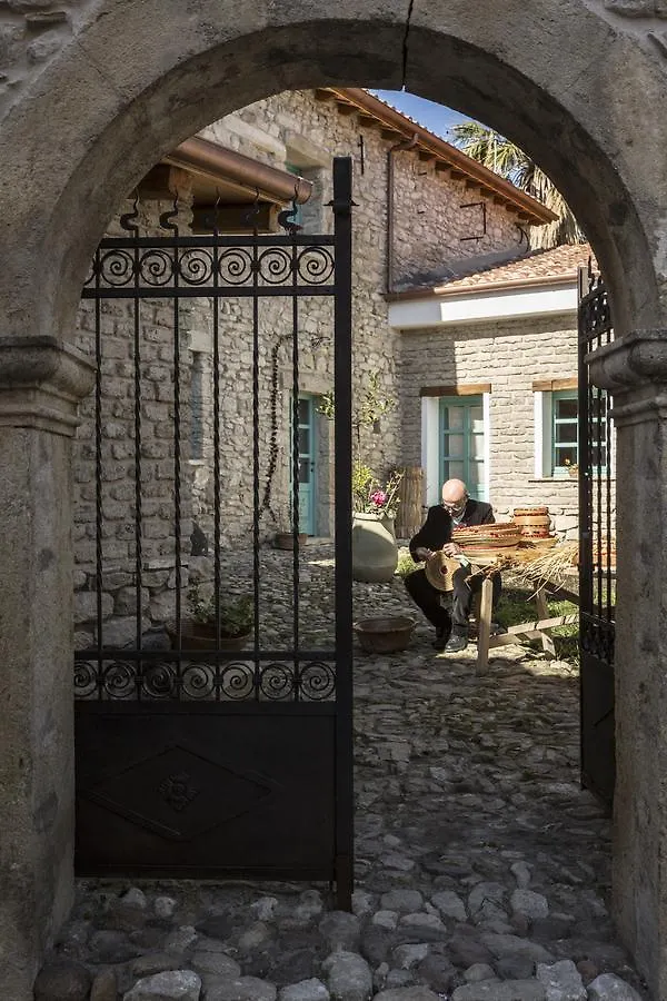 Cortis Antigas Bed & Breakfast Gesturi