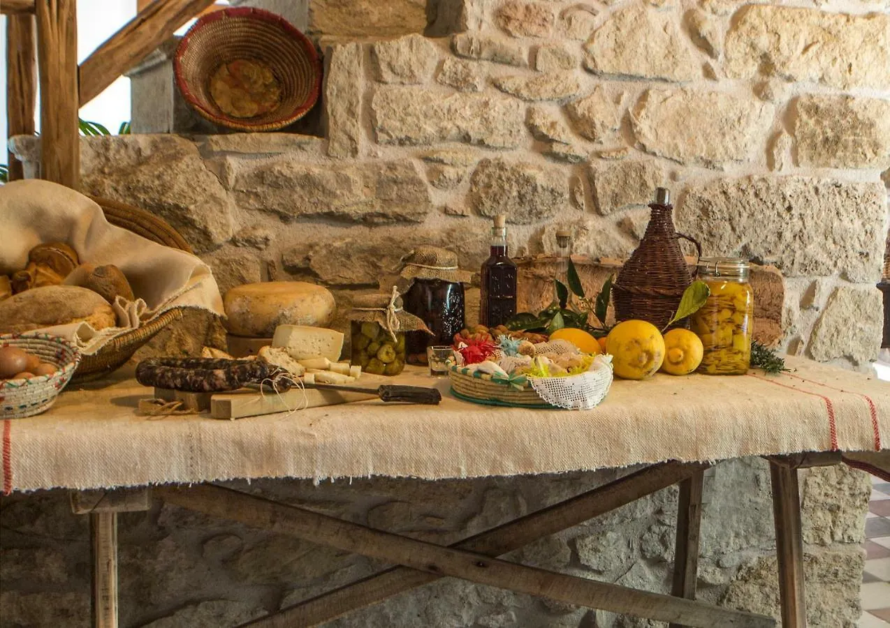 Cortis Antigas Bed & Breakfast Gesturi